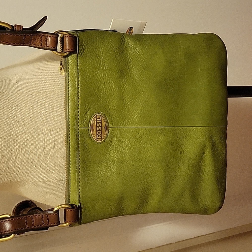 NWT: Leather Fossil Explorer Crossbody - Picture 12 of 16